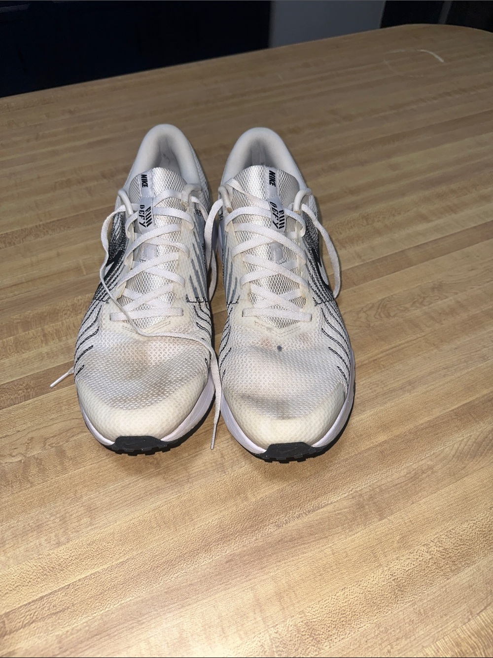 Nike White and Black Men's Athletic Running Shoes
